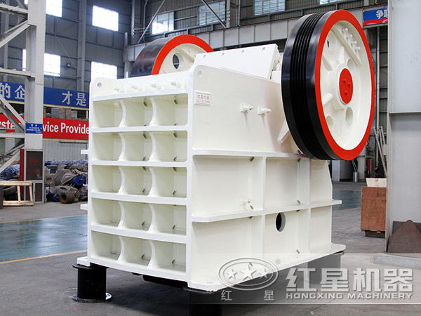 小型石子粉碎機實拍圖