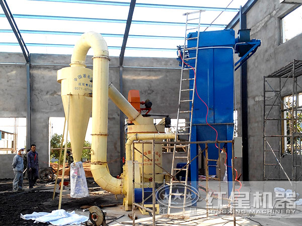 節(jié)能磨粉機(jī)現(xiàn)場(chǎng)圖