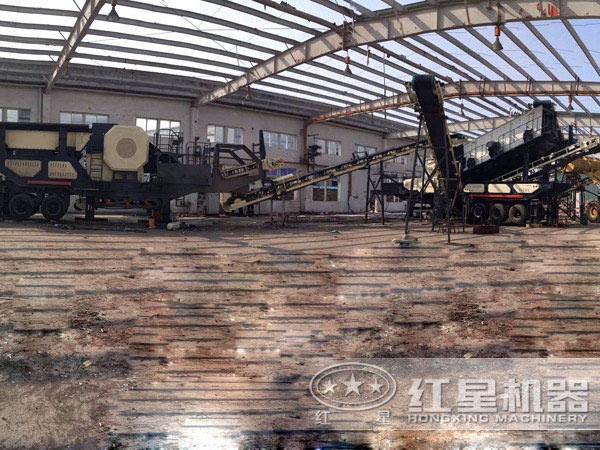 建筑垃圾移動式破碎機現(xiàn)場圖