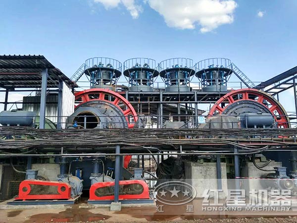 球磨機(jī)現(xiàn)場圖1